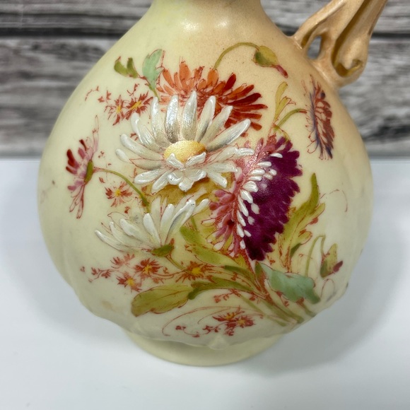 Vintage Hand Painted Floral Vase - Picture 8 of 9